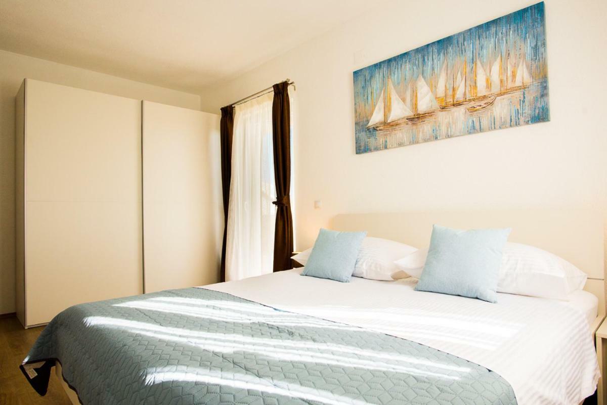 Apartments Cambio คาชเตลา ภายนอก รูปภาพ