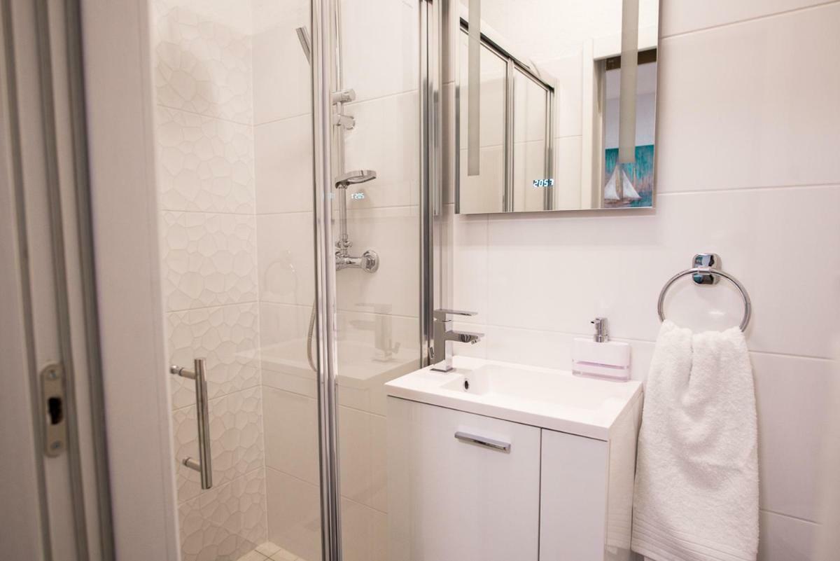 Apartments Cambio คาชเตลา ภายนอก รูปภาพ