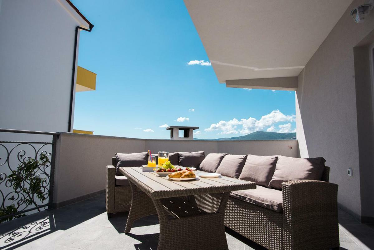 Apartments Cambio คาชเตลา ภายนอก รูปภาพ