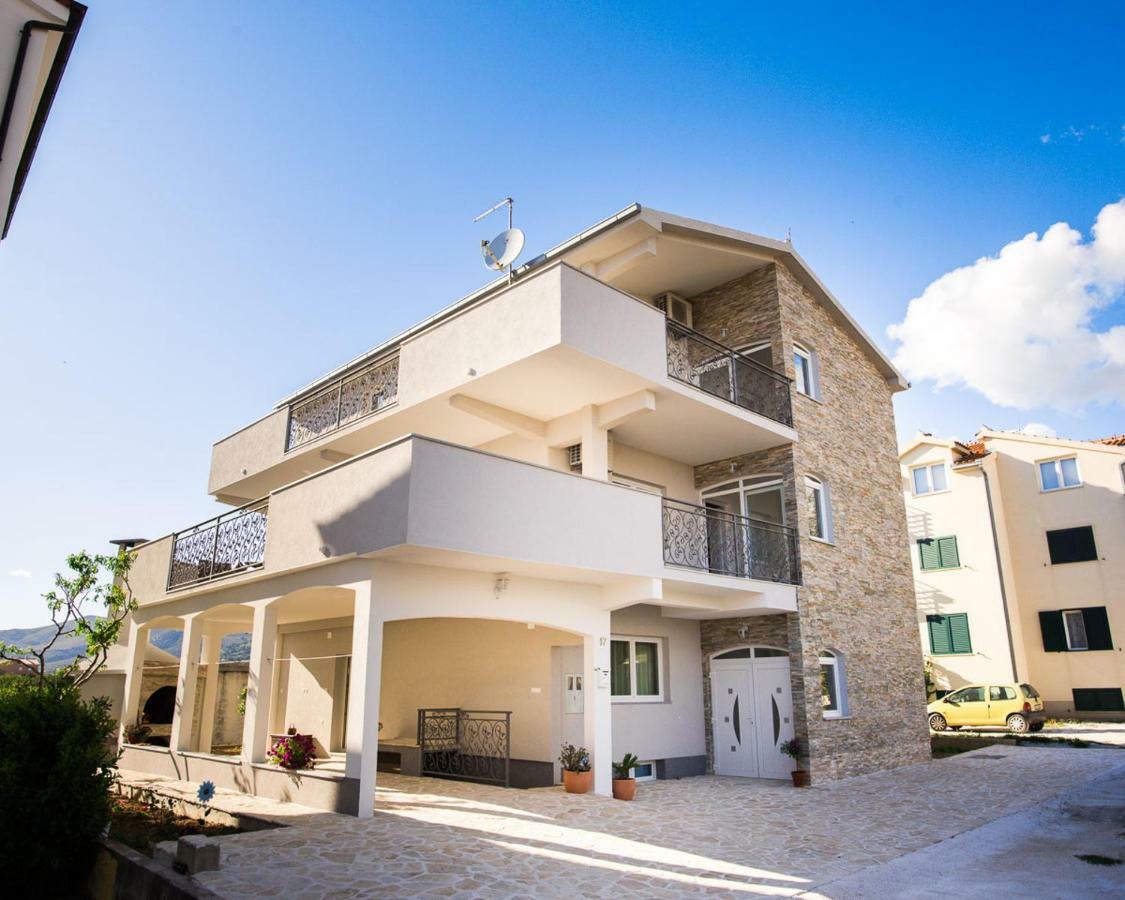 Apartments Cambio คาชเตลา ภายนอก รูปภาพ