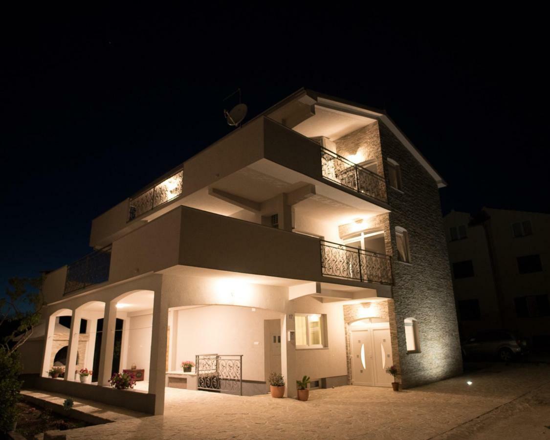 Apartments Cambio คาชเตลา ภายนอก รูปภาพ