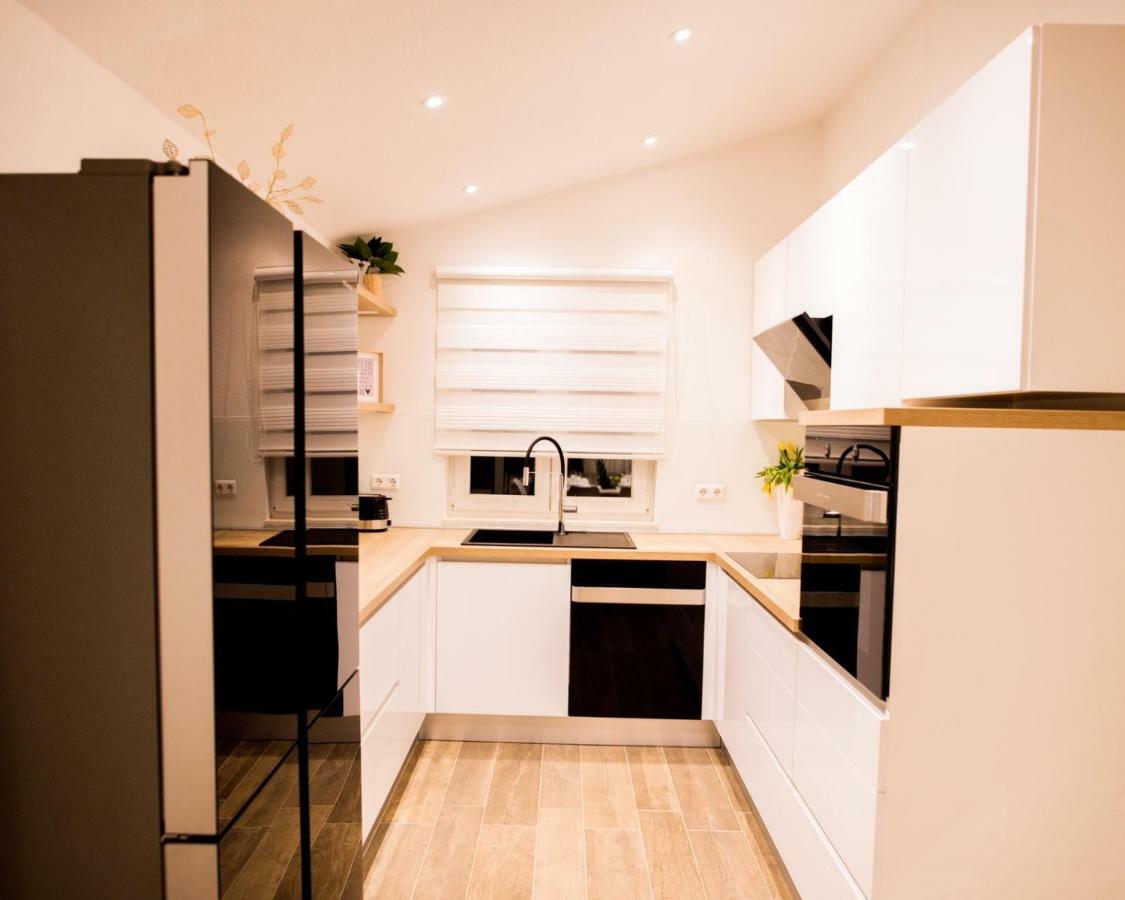 Apartments Cambio คาชเตลา ภายนอก รูปภาพ